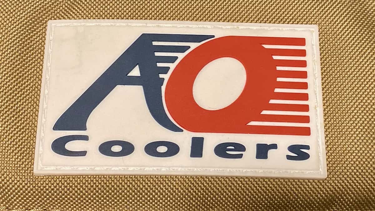 AOクーラーズ 24パックキャンバス ソフトクーラー サンドトープ ロゴ