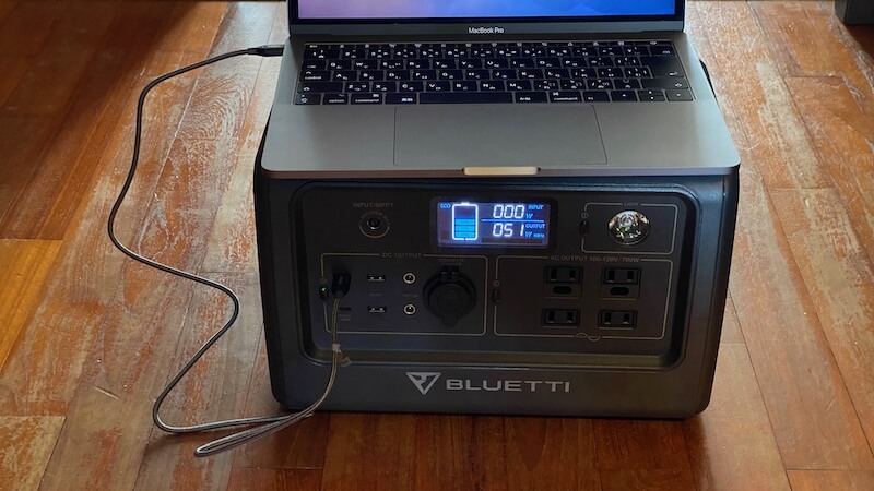 BLUETTI ポータブル電源 EB70 USB-CでMacBook Proを充電