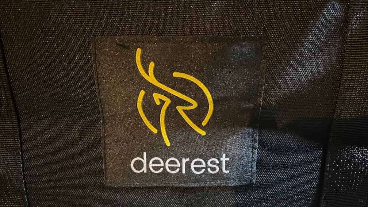 deerest マルチキャリーバッグM ロゴ