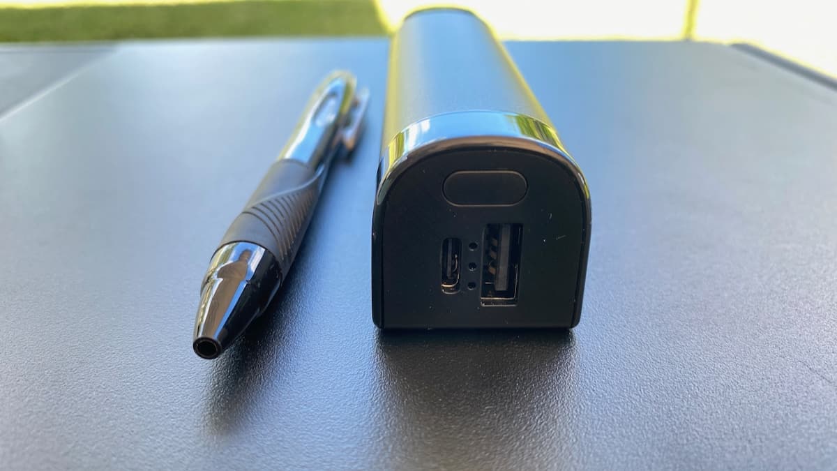 GAGOOGI 充電式カイロとボールペンの比較2