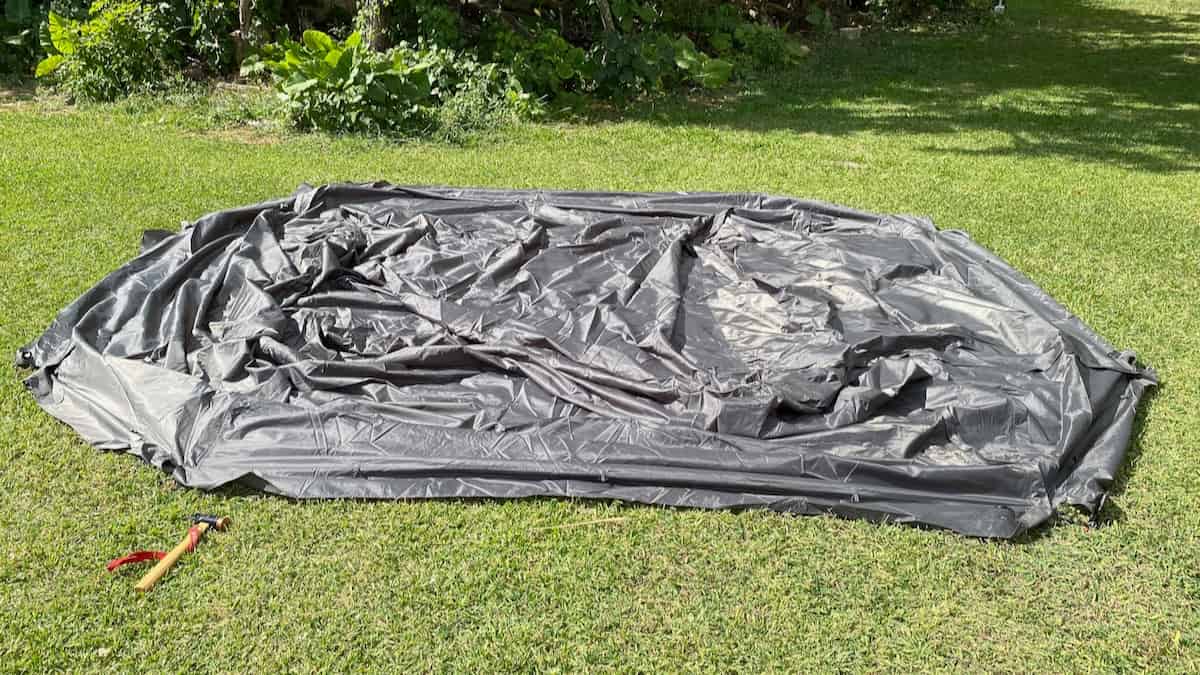 耐久撥水スクエアシェルター ８ヶ所をペグダウン